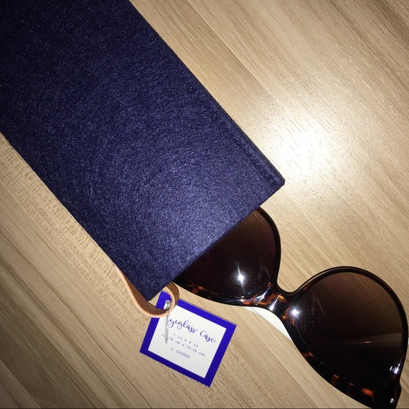 Faux Leather & Wool Travel Bag & Eyeglass Case - Picture 2 of 11